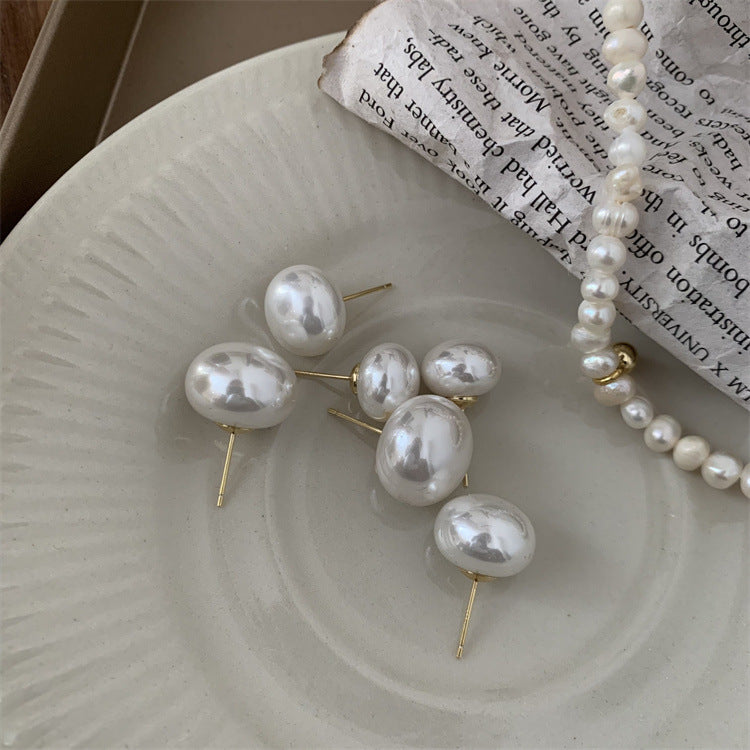 Beautiful Pearl Earring with Unique Style