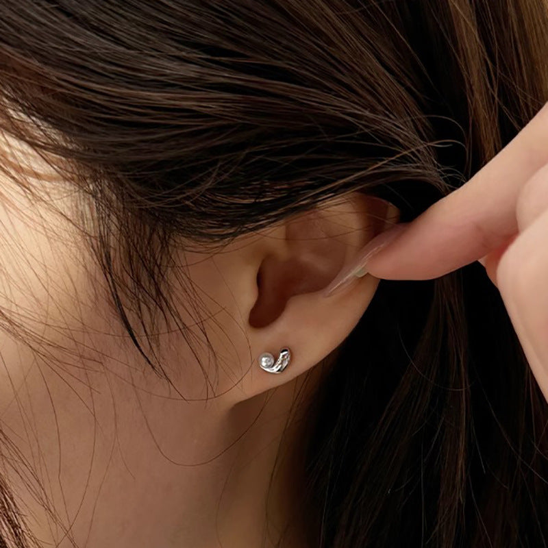 Beautiful Pearl Earring with Unique Style