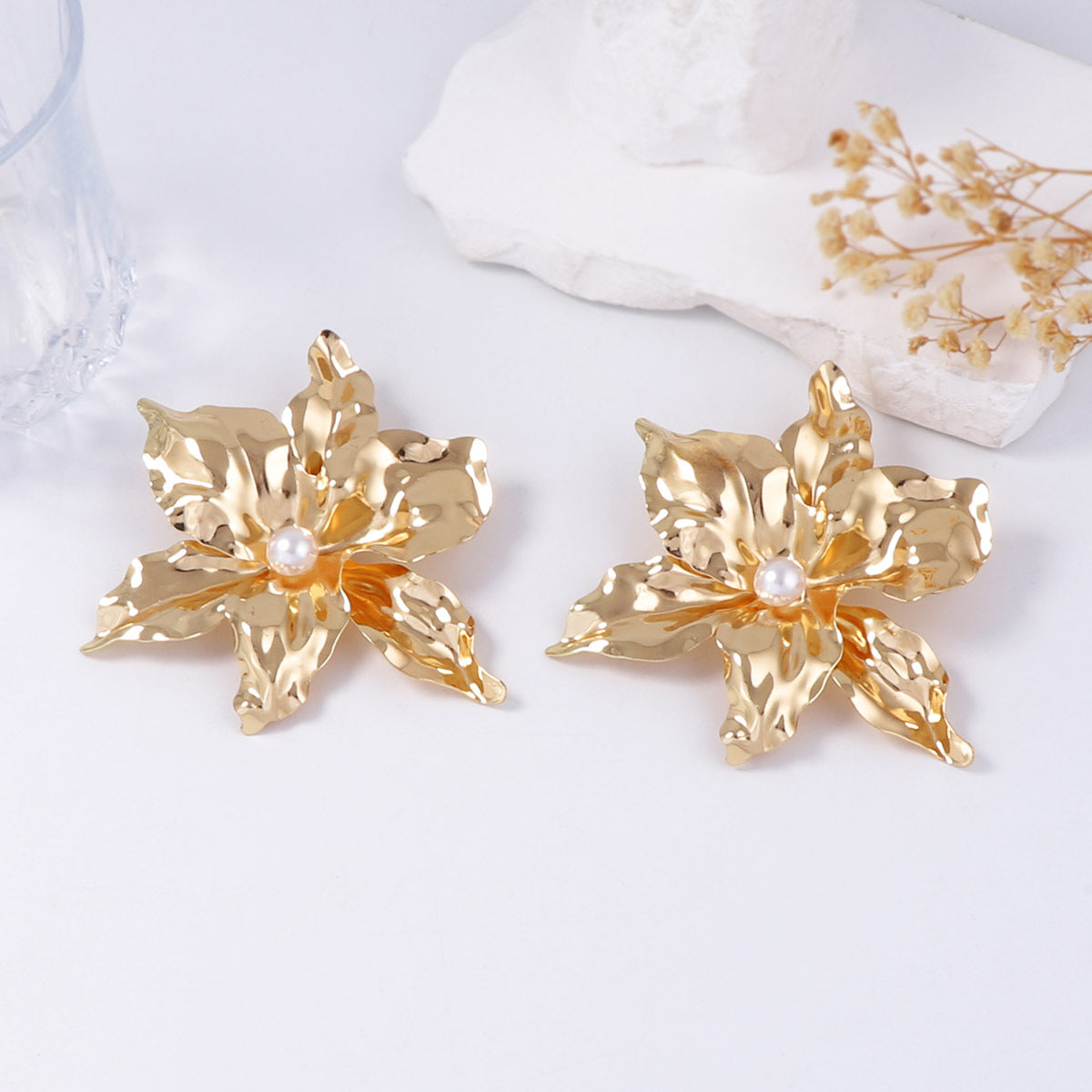 Charming Pearl Earring for Any Occasion