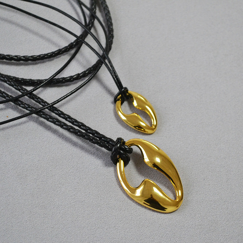 Beautiful Gold Necklace with Unique Style