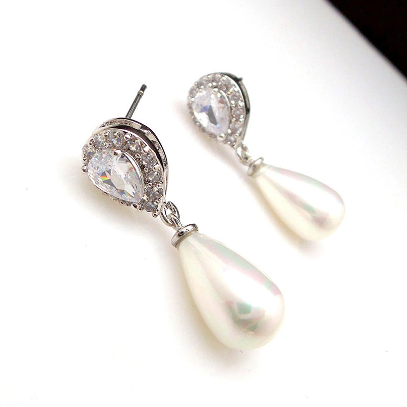 Romantic Pearl Earring for Special Moments