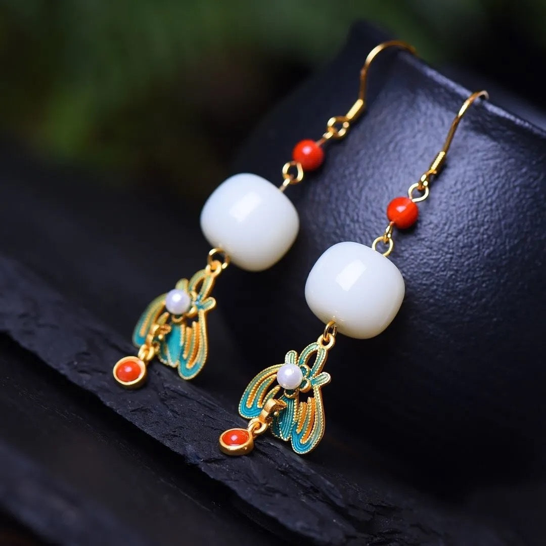 Vintage Handmade Gold Earring