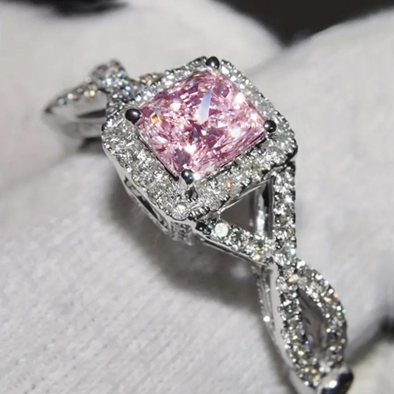 Classic Chain with Timeless Appeal