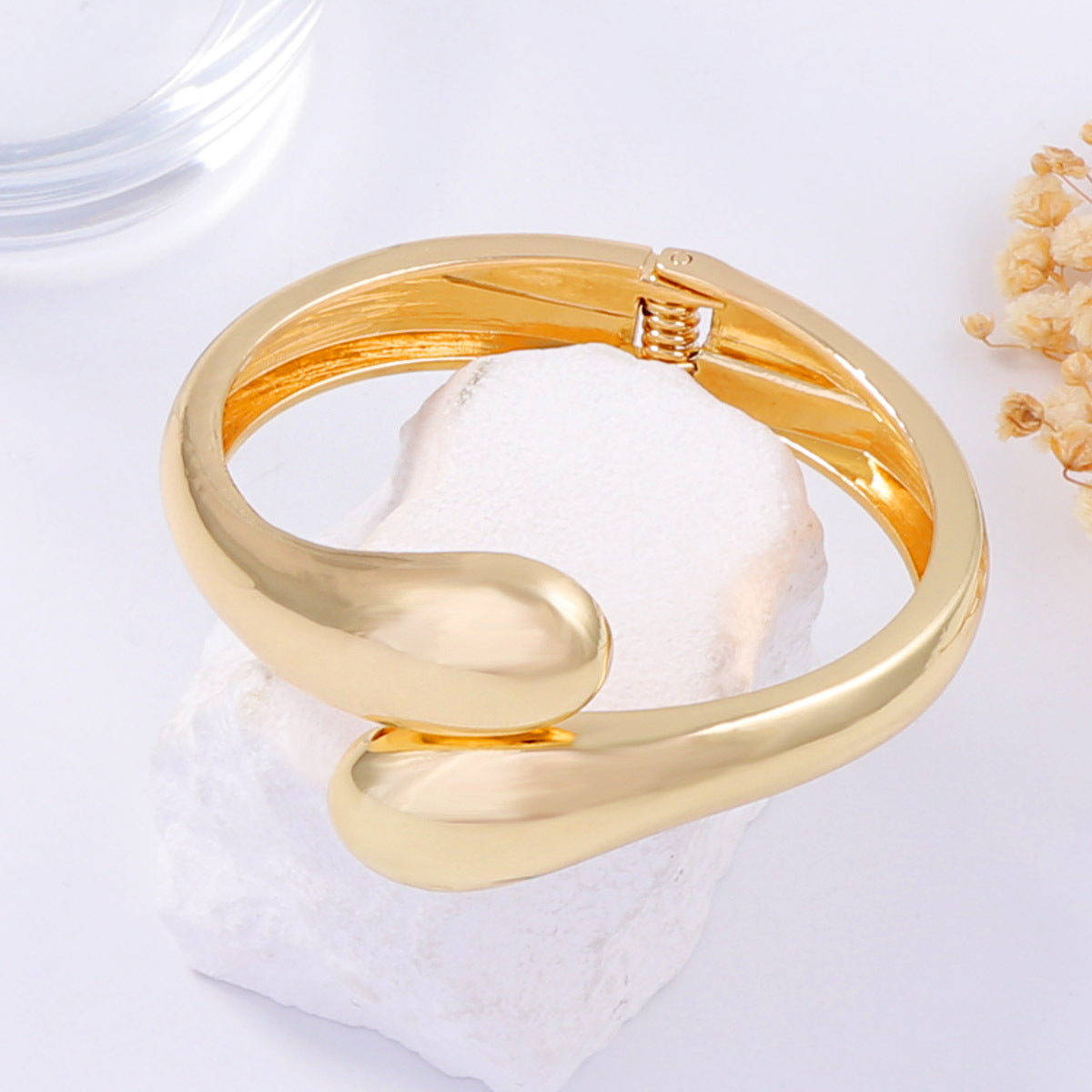 Beautiful Bracelet with Unique Style