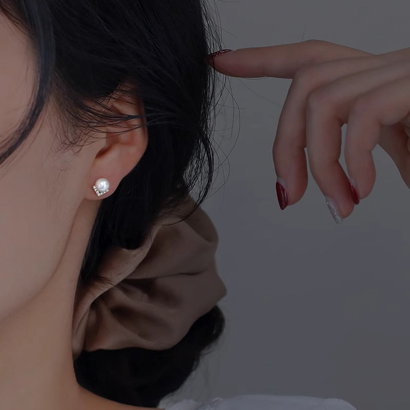 Beautiful Pearl Earring with Unique Style