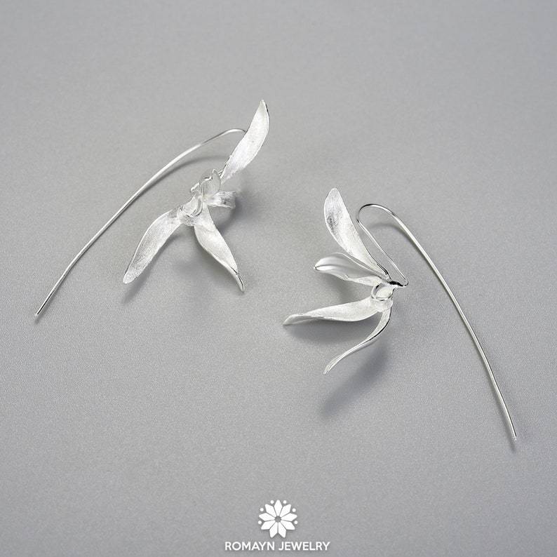 Charming Earring for Any Occasion