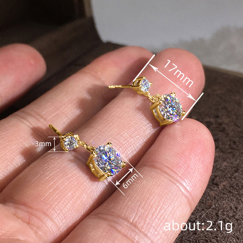 Charming Earring for Any Occasion