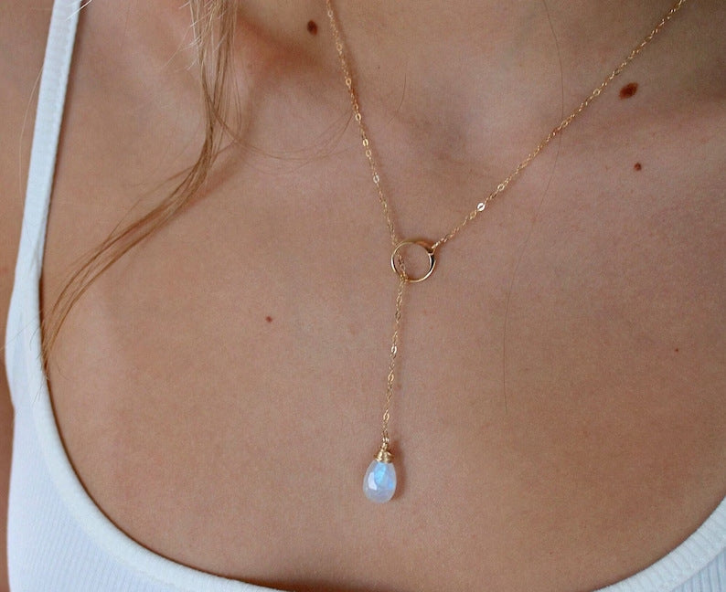 Beautiful Pearl Necklace with Unique Style