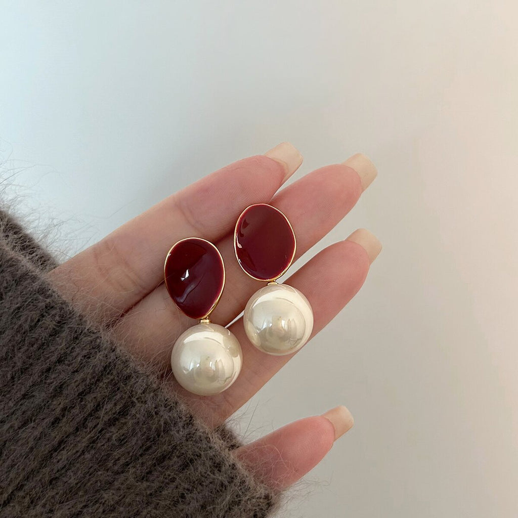 Beautiful Pearl Earring with Unique Style