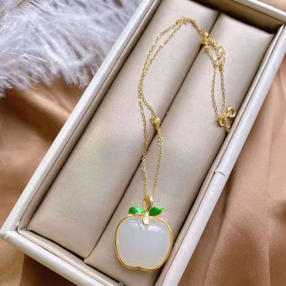 Beautiful Gold Necklace with Unique Style