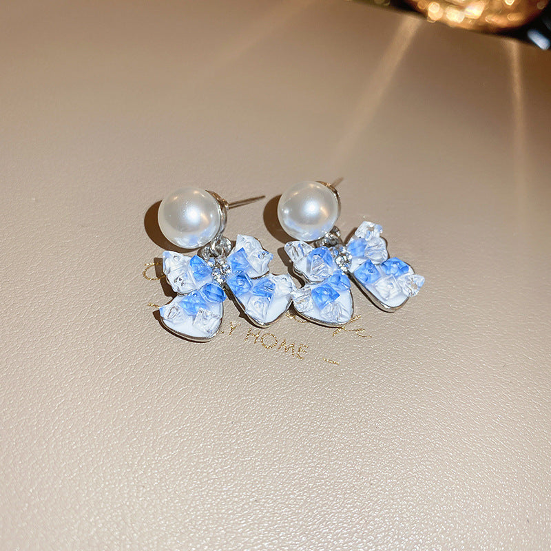 Beautiful Pearl Earring with Unique Style