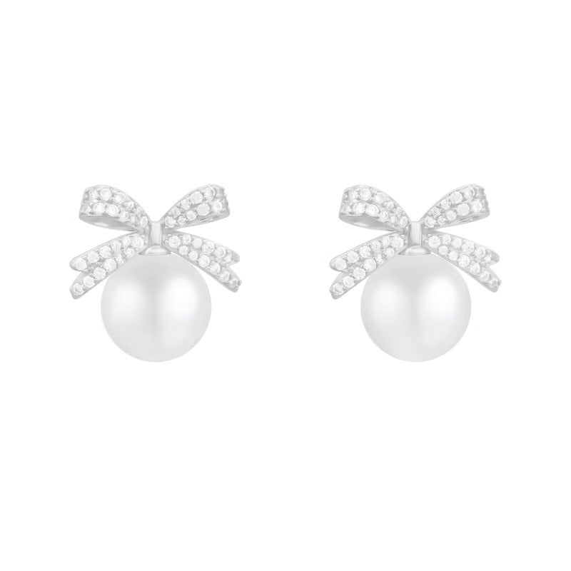 Charming Pearl Earring for Any Occasion