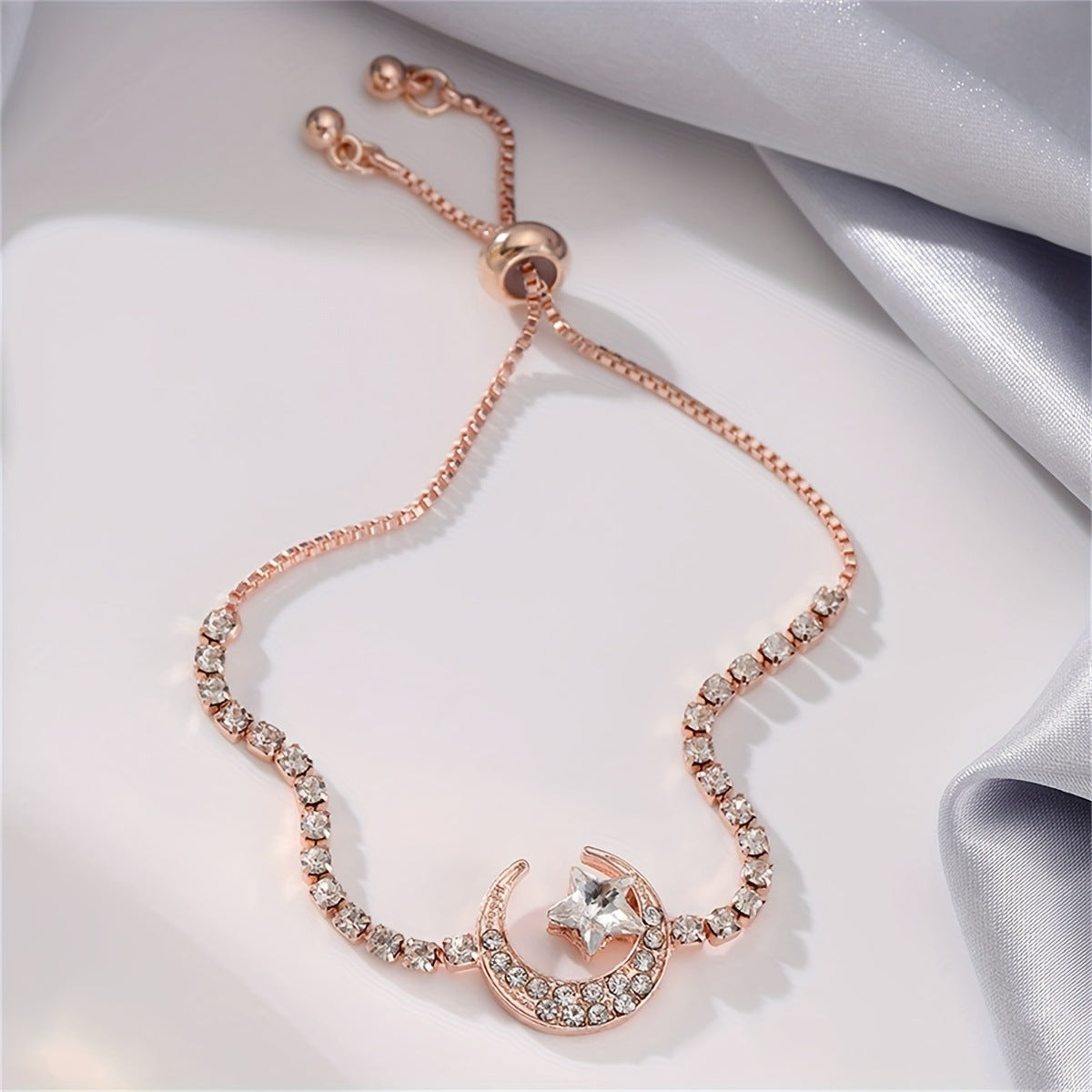 A Romantic Bracelet for Special Moments