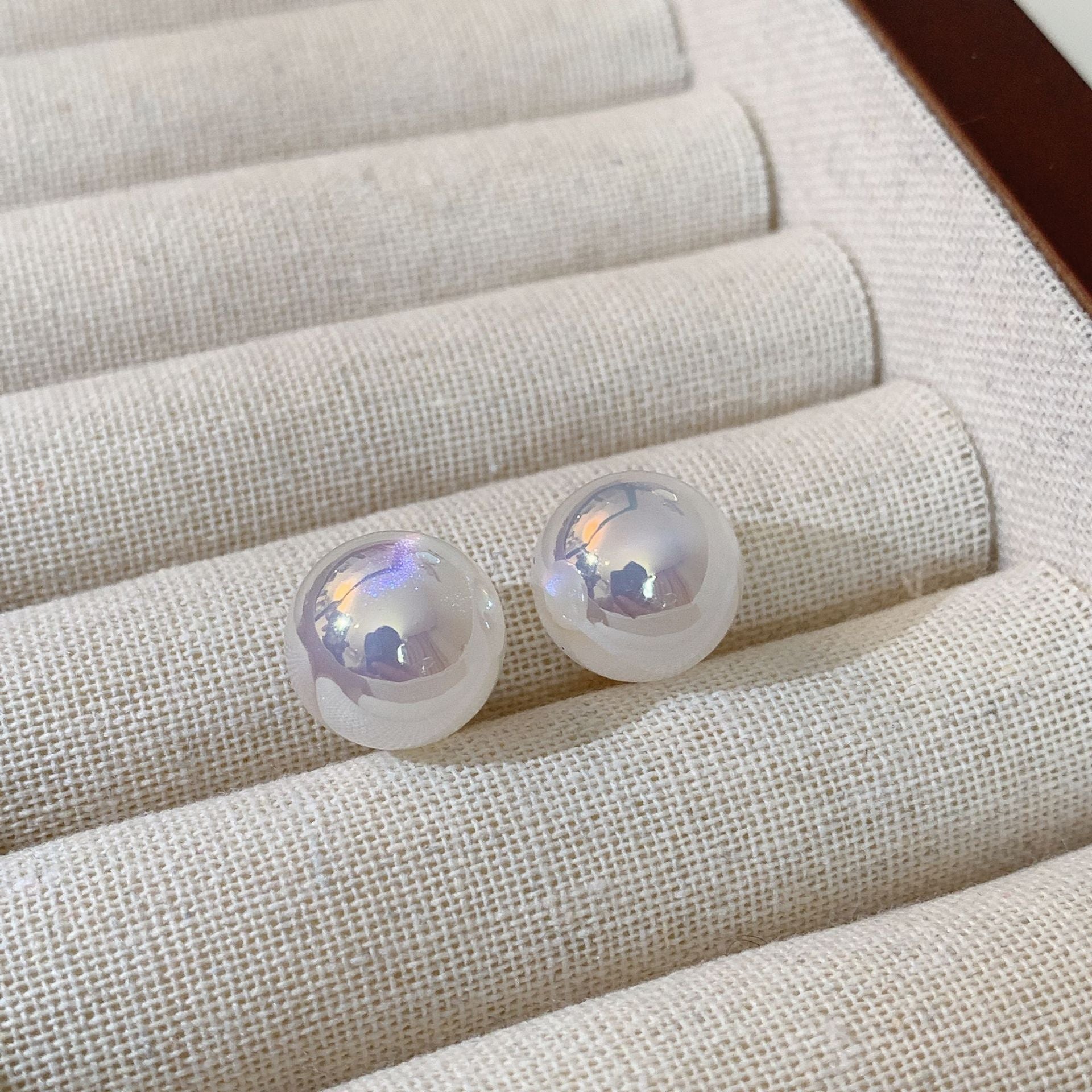 Beautiful Pearl Earring with Unique Style