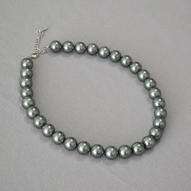 Beautiful Pearl Necklace with Unique Style