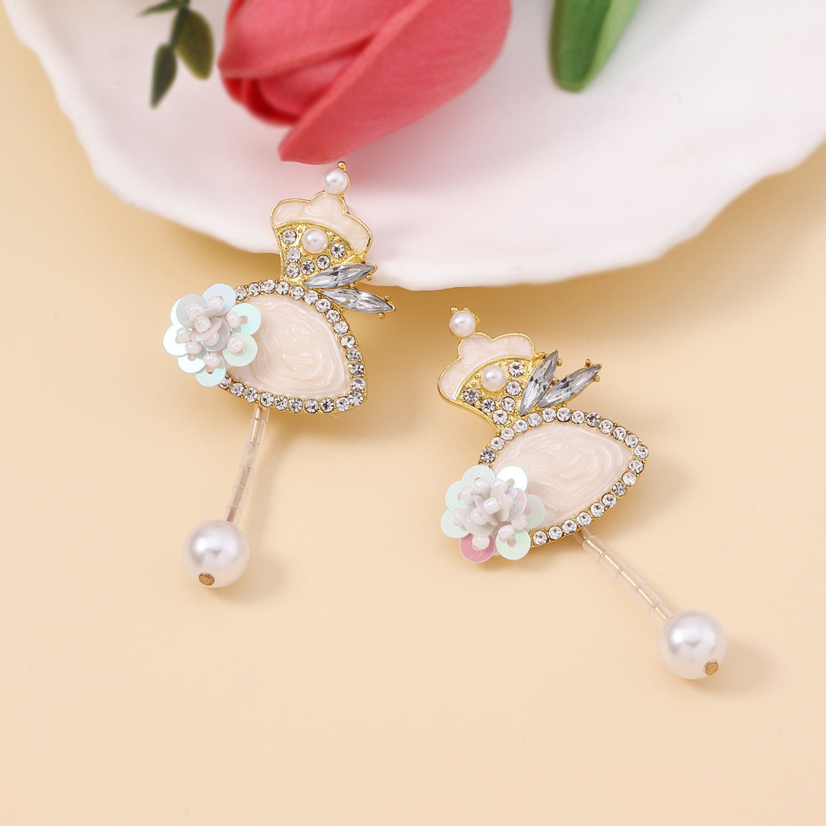 Beautiful Pearl Earring with Unique Style