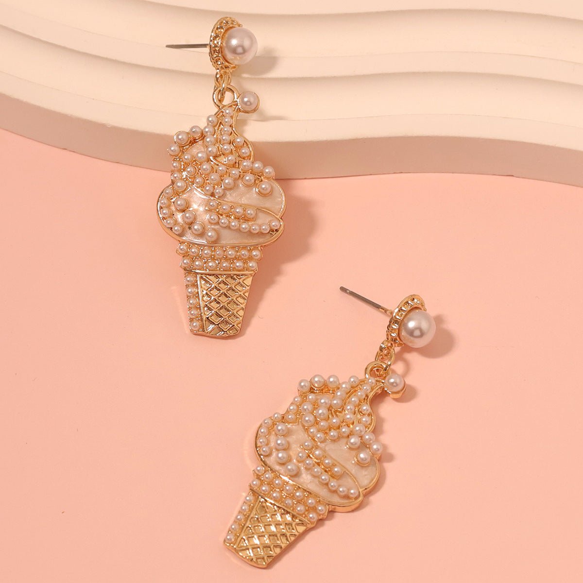 Beautiful Pearl Earring with Unique Style