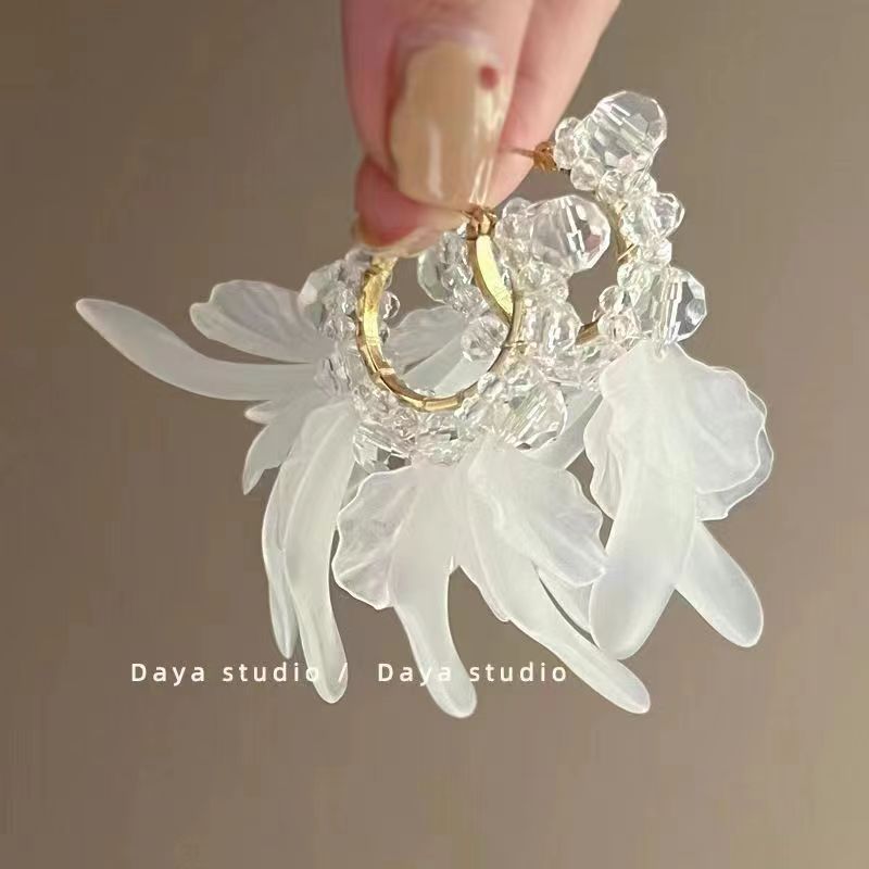 Charming Pearl Earring for Any Occasion