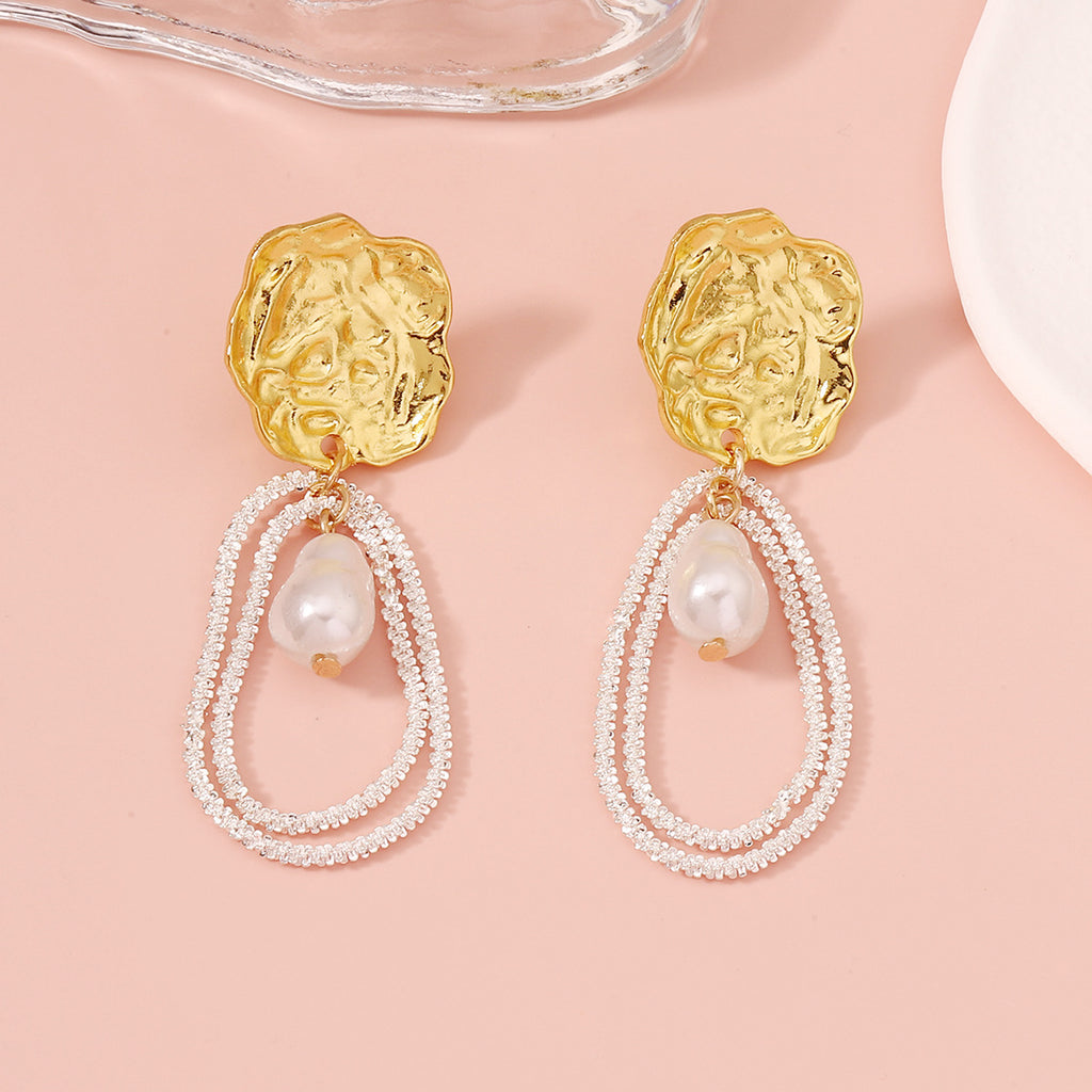 Charming Pearl Earring for Any Occasion