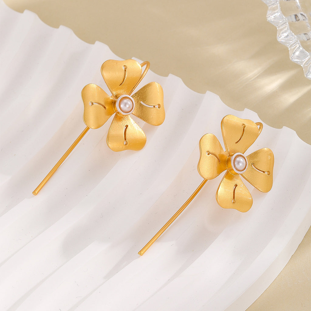 Beautiful Gold Earring with Unique Style