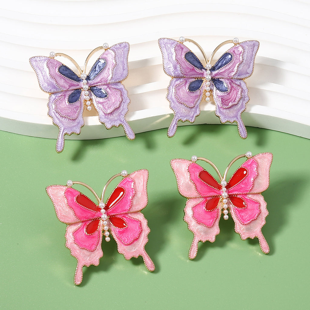 Beautiful Pearl Earring with Unique Style