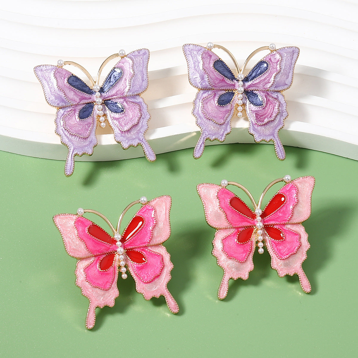 Beautiful Pearl Earring with Unique Style