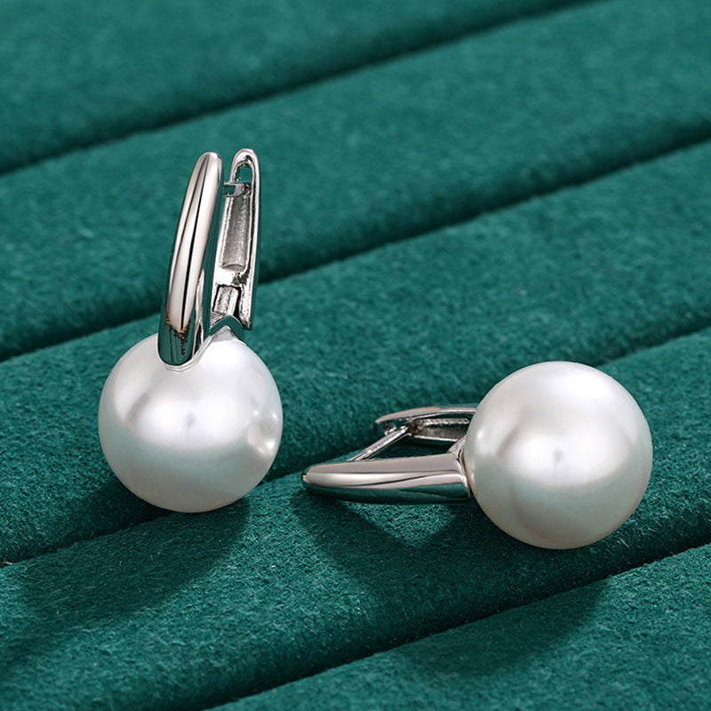 Charming Pearl Earring for Any Occasion