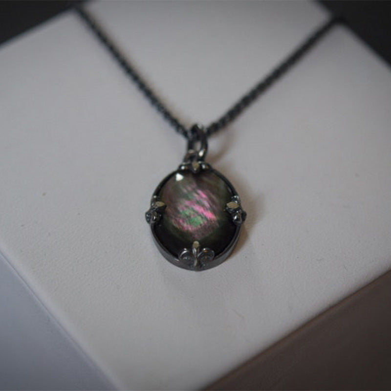 A Romantic Pendant for Special Moments