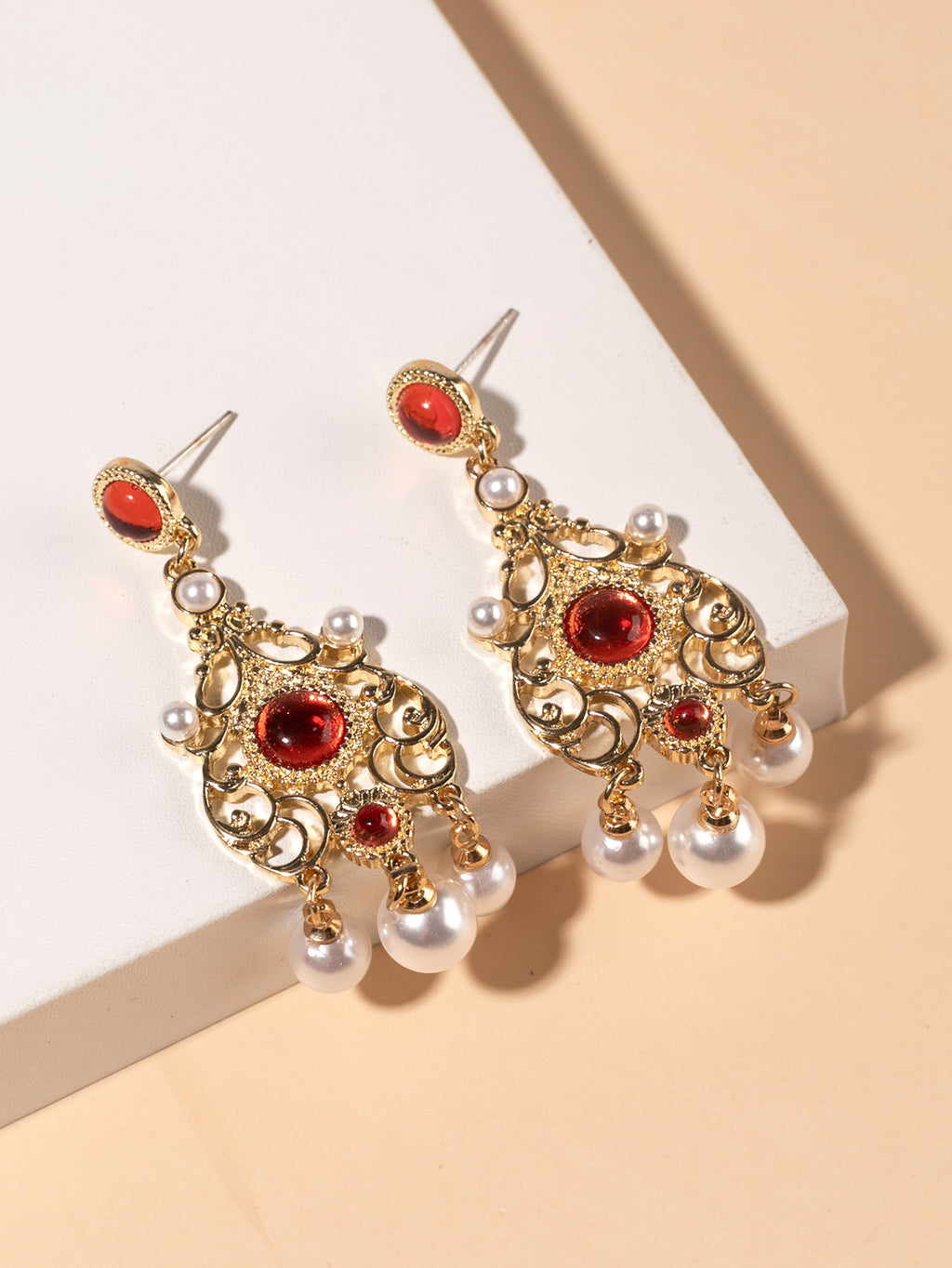 Beautiful Pearl Earring with Unique Style