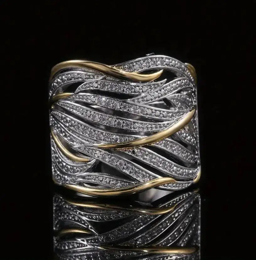 Beautiful Gold Bracelet with Unique Style