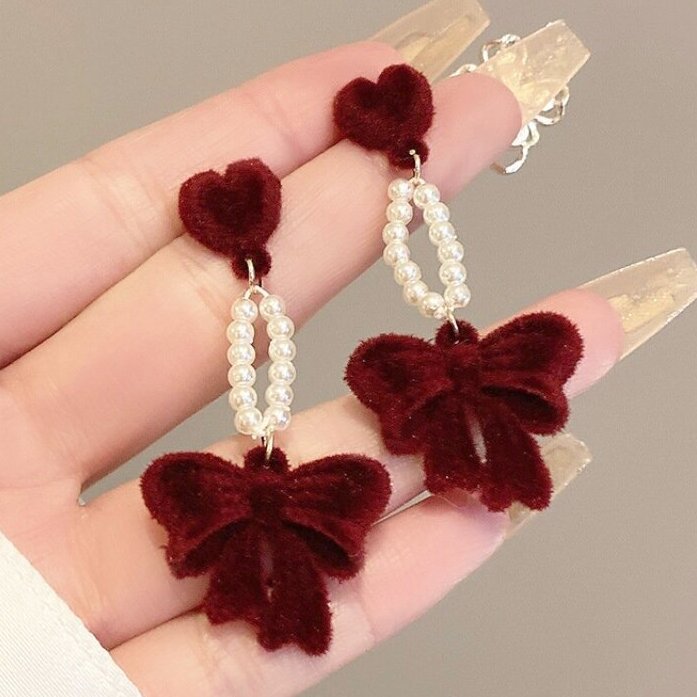 Beautiful Pearl Earring with Unique Style