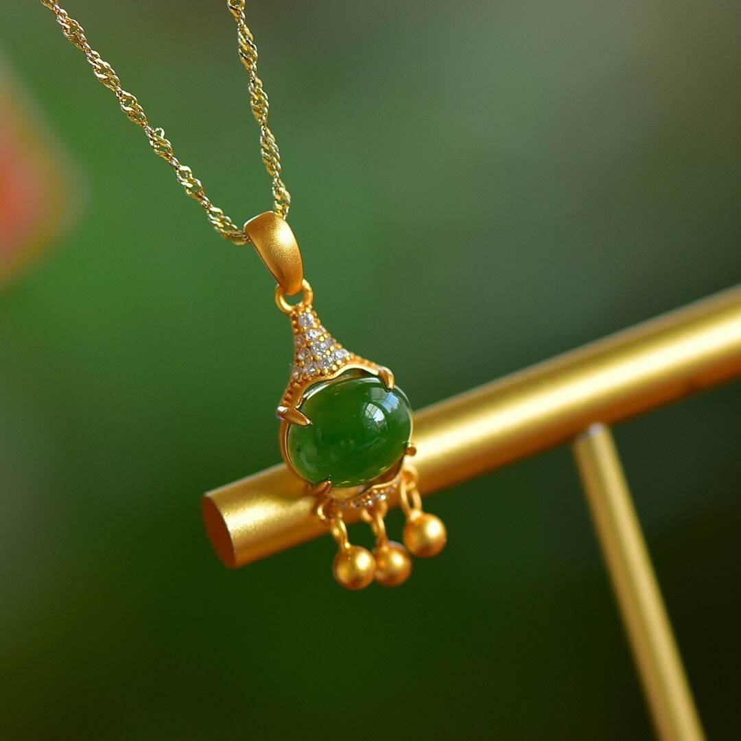 Beautiful Gold Bracelet with Unique Style