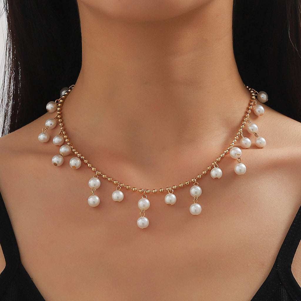 A Beautiful Pearl Necklace with Unique Style