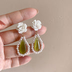 A Beautiful Pearl Earring with Unique Style