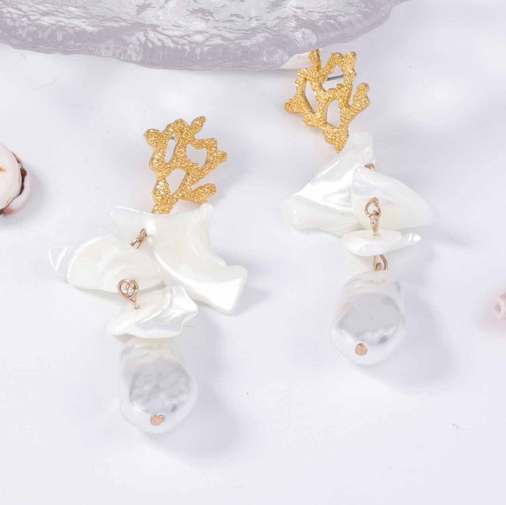 Beautiful Pearl Earring with Unique Style