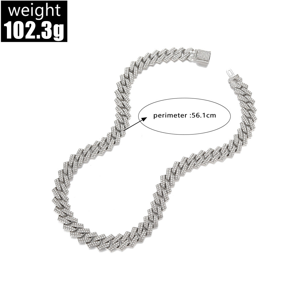 Beautiful Gold Necklace with Unique Style