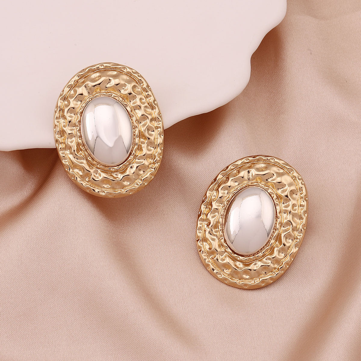 Charming Pearl Earring for Any Occasion