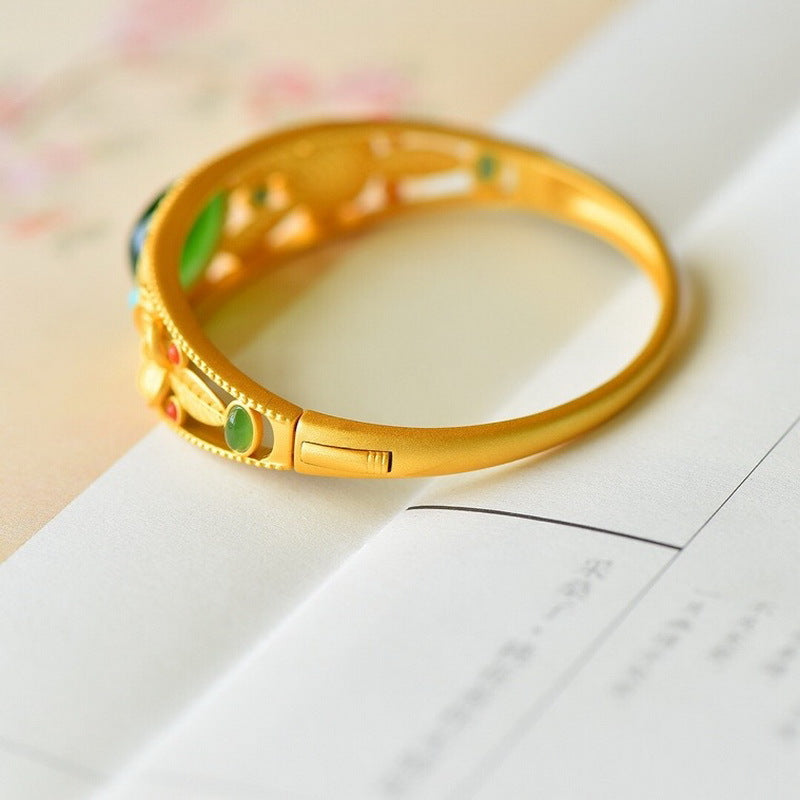 Beautiful Gold Bracelet with Unique Style