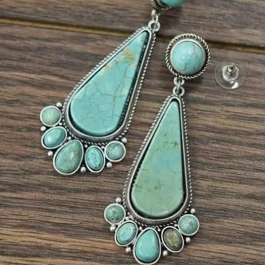 Charming Earring for Any Occasion