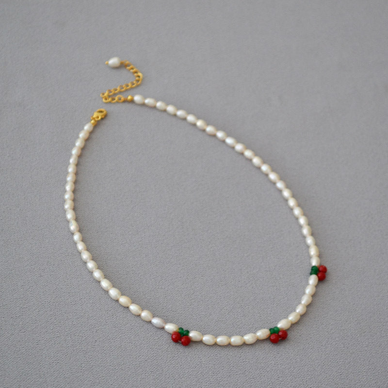 Beautiful Pearl Necklace with Unique Style