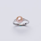 A Beautiful Pearl Ring with Unique Style