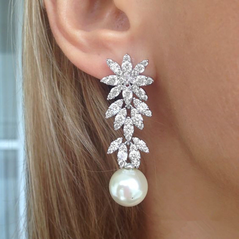 Charming Pearl Earring for Any Occasion