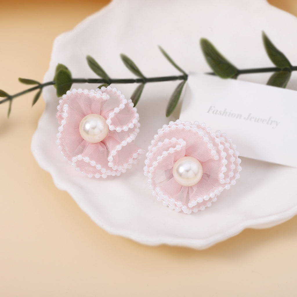 Beautiful Pearl Earring with Unique Style