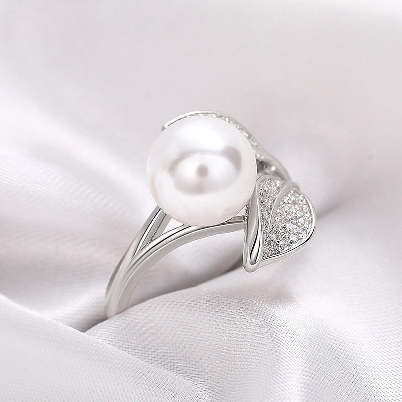 Beautiful Pearl Ring with Unique Style
