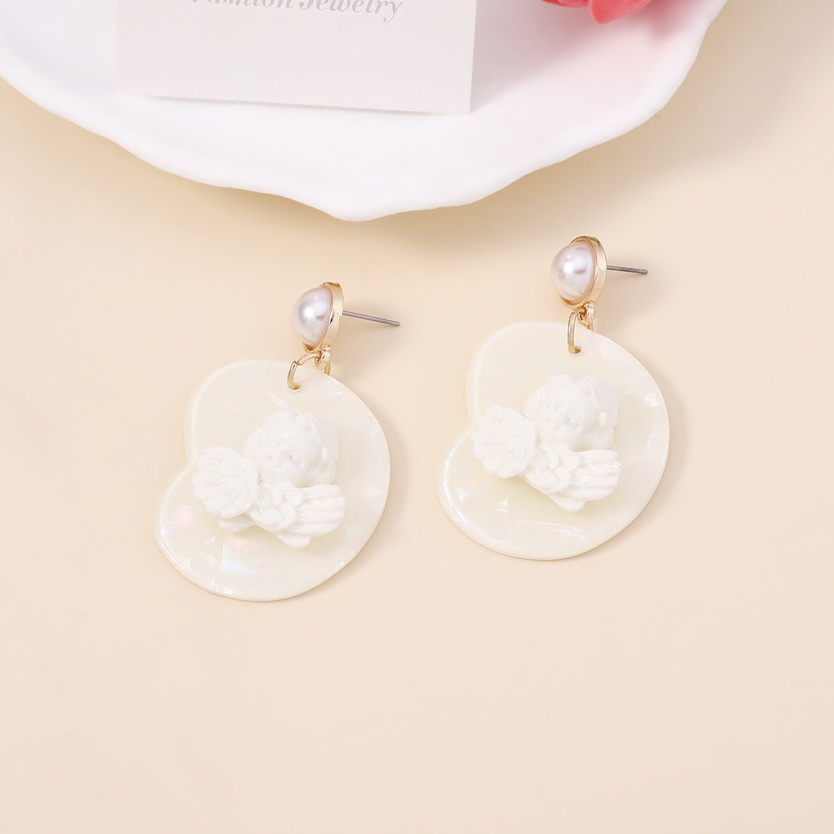 Beautiful Pearl Earring with Unique Style