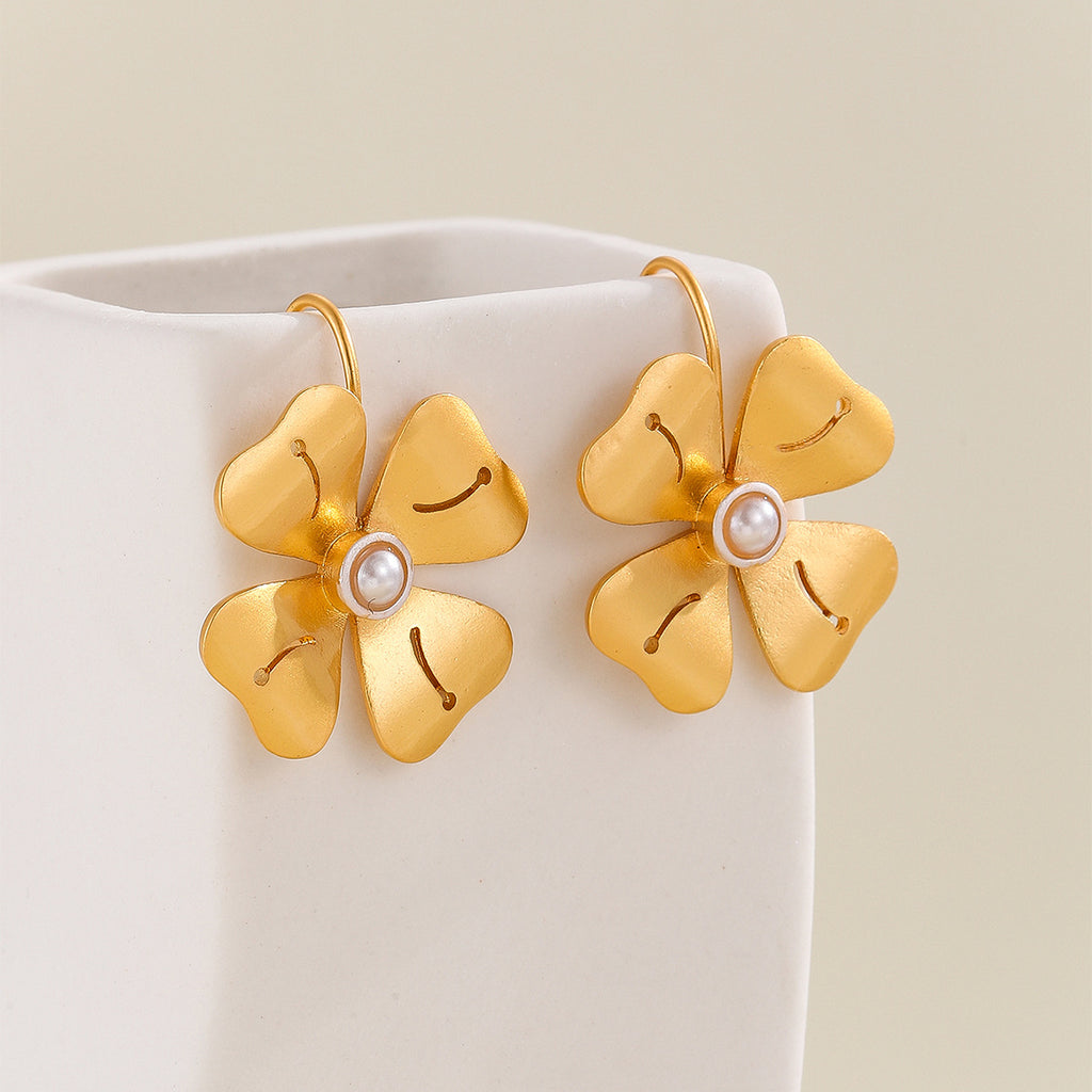 Beautiful Gold Earring with Unique Style