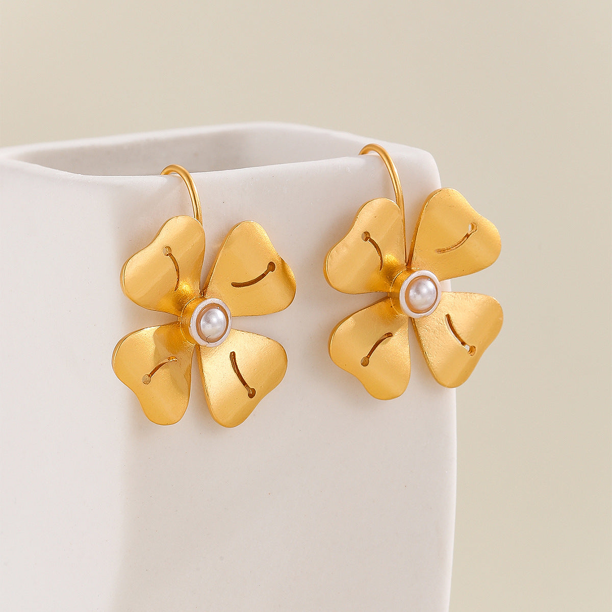 Beautiful Gold Earring with Unique Style