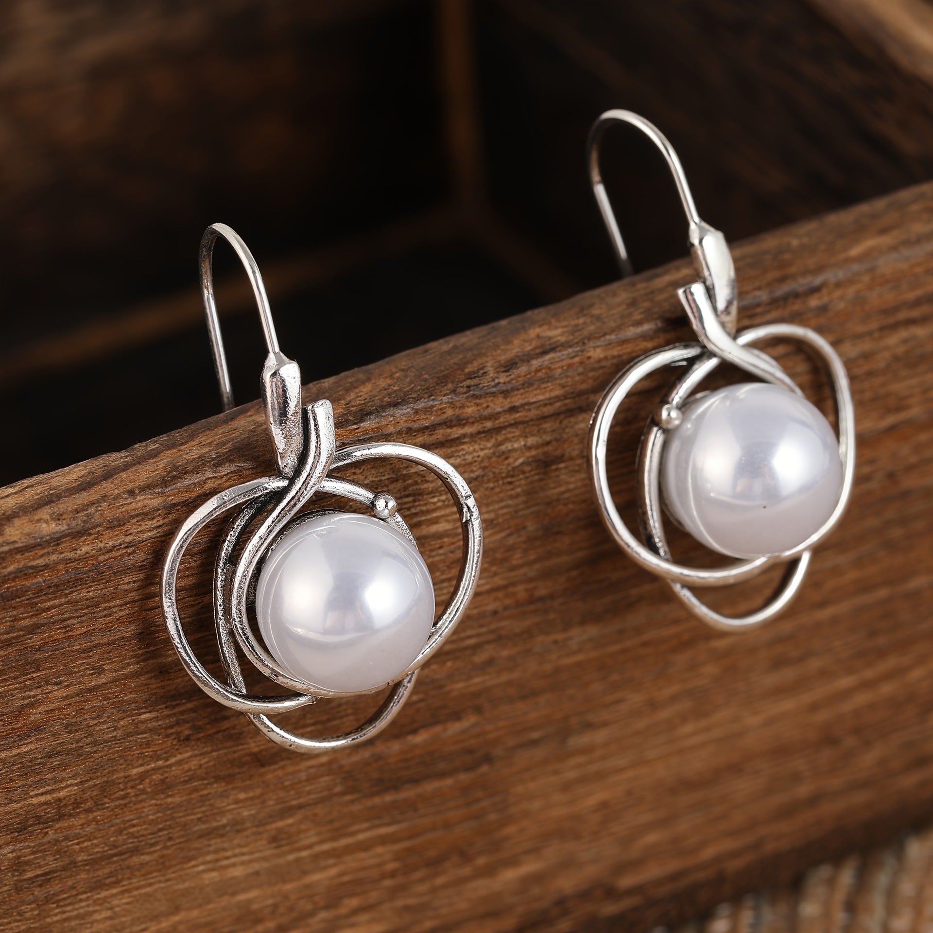 Beautiful Pearl Earring with Unique Style