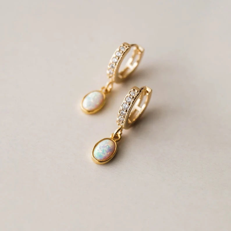 Romantic Gold Earring for Special Moments