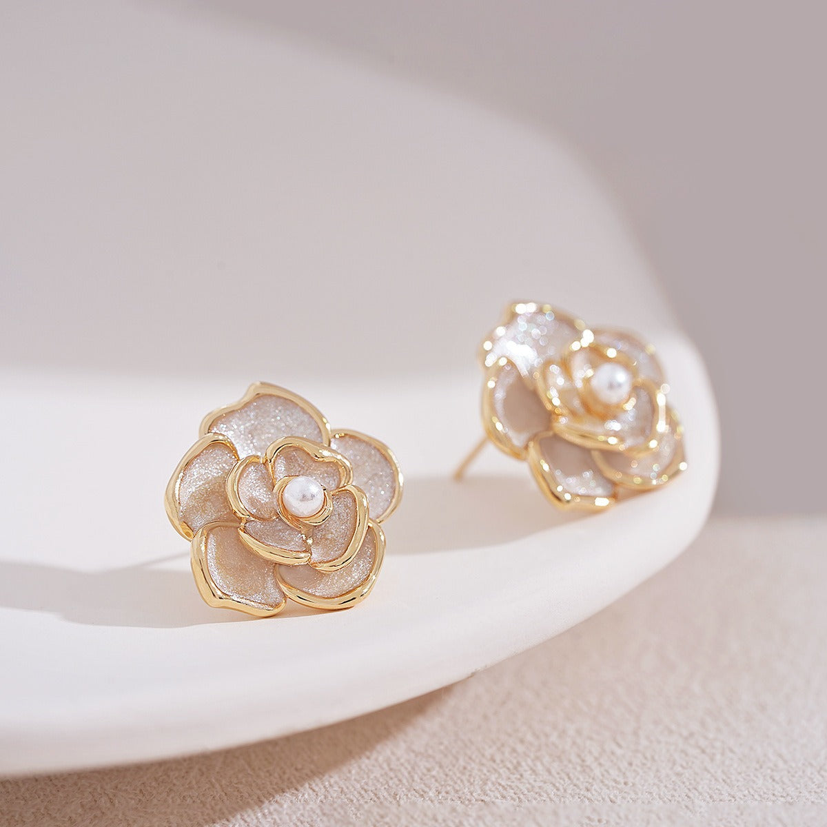 Beautiful Pearl Earring with Unique Style